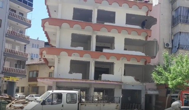 Yıkım firmasından açıklama: 'Tüm tedbirlerimizi aldık, yıkım ruhsatımız mevcut'
