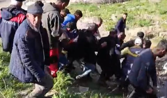 Yüksekovada'da pancar toplarken kayalıklardan düşen kadın hayatını kaybetti
