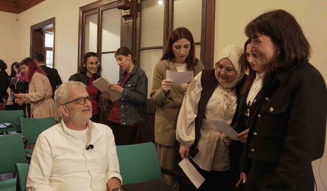 Yunus Emre Enstitüsü'nde karikatürist Salih Memecan rüzgarı esiyor