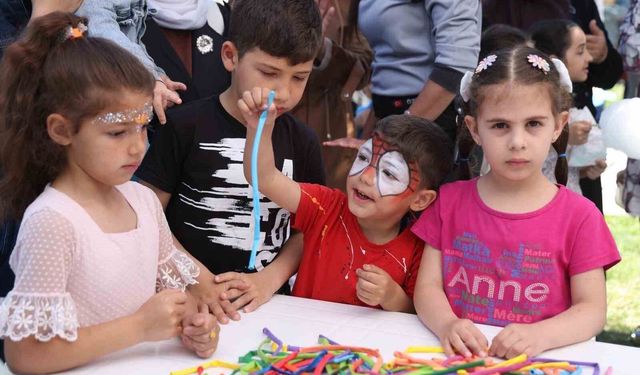 Zeytinburnu Belediyesi tarafından hayata geçirilen Bilgi Evleri'nin 20'nci yılı kutlandı