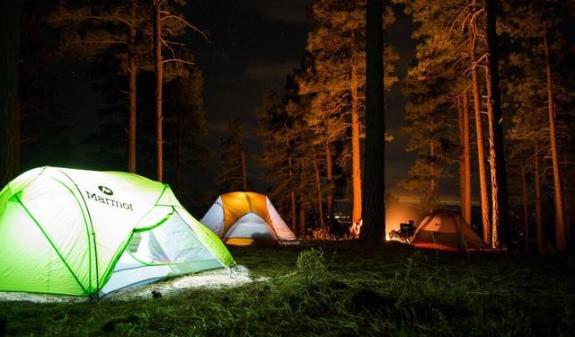 Doğayla Buluşmak İsteyenlerin Tercihi: Kamp Ekipmanlarına İlgi Artıyor