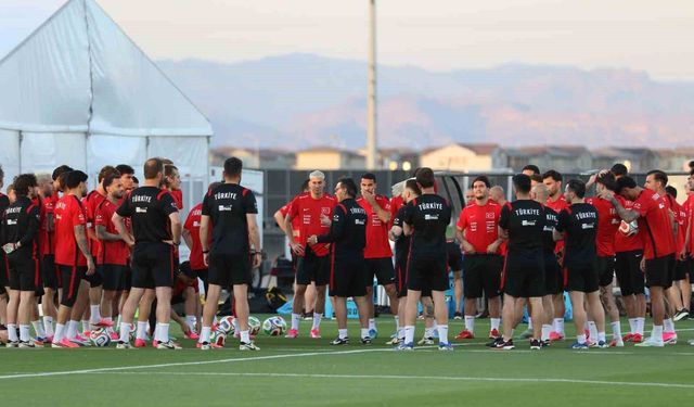 A Milli Futbol Takımı, Arizona'daki ilk antrenmanını taraftara açık yaptı