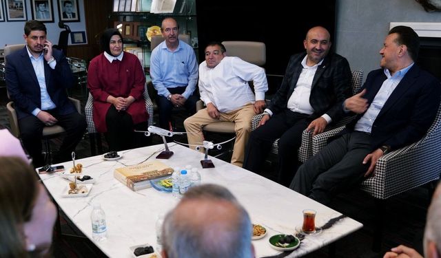 AK Parti İl Başkanı Gürhan Albayrak, kutsal topraklardan dönen Hatipoğlu'nu ziyaret etti
