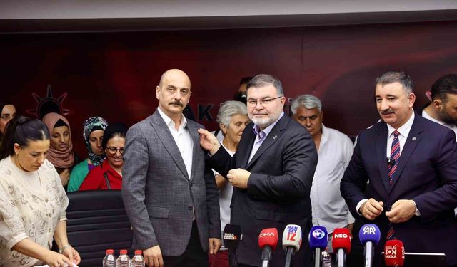 AK Parti İzmir'e 370 yeni katılım