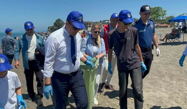 Akçakoca'da sahiller için el ele