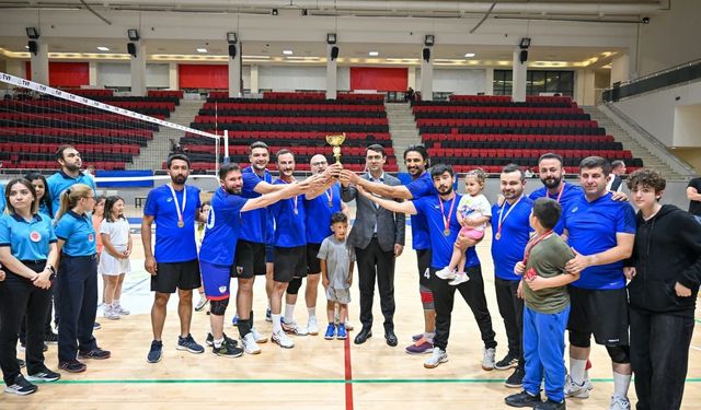 Akmonia Valilik Kupasında ödüller sahiplerini buldu
