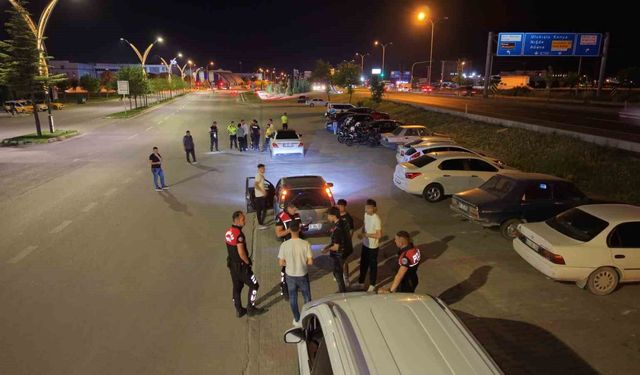 Aksaray sokaklarında şok uyulama