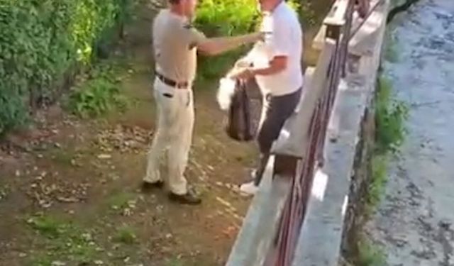 Akşemseddin Hazretleri Türbesi'nin bahçesinde içki içen şahsa vatandaşlardan teki