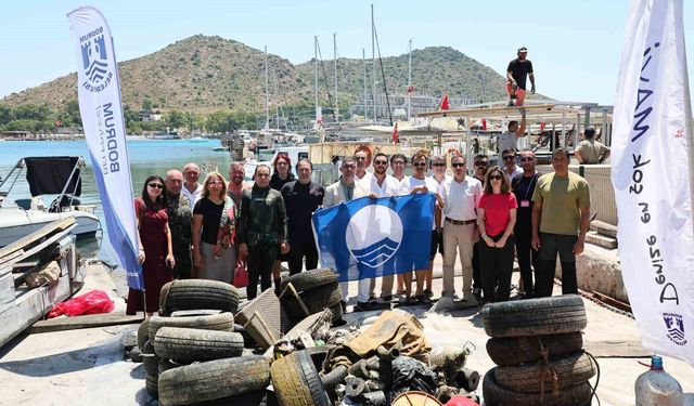Akyarlar'da deniz dibinden 1 ton çöp çıktı