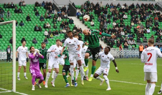 Aliağa FK, Burak Bekaroğlu ile ilgileniyor