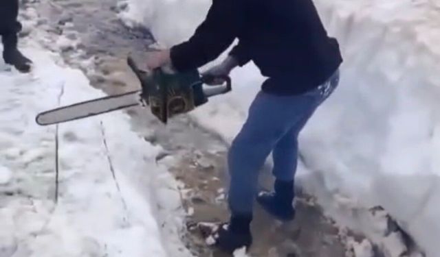 Avrupa sıcaktan kavruluyor, Giresun yaylalarında ağaç motoru ile kar kütleleri parçalanıp yayla yolları açılıyor