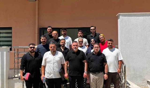 Aydınlı berber ve kuaförlerden huzurevi sakinlerine gönül dokunuşu