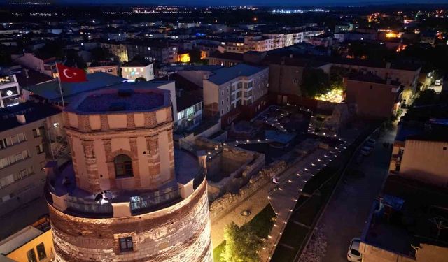 Bakan Ersoy: 'Edirne'nin simge yapılarından Makedonya Eski Saat Kulesi'ni yeniden ayağa kaldırdık'