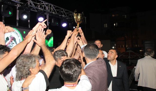BAL'a yükselen Üzümlüspor'da şampiyonluk coşkusu