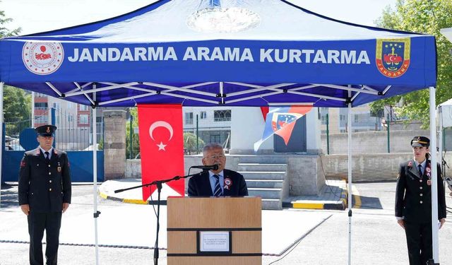 Başkan Büyükkılıç: 'Bayrağımızın özgürce dalgalanmasında jandarmamızın fedakârlığı var'