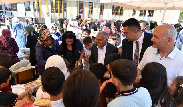 Başkan Büyükkılıç'tan okullardaki bahar coşkusuna yakın ilgi