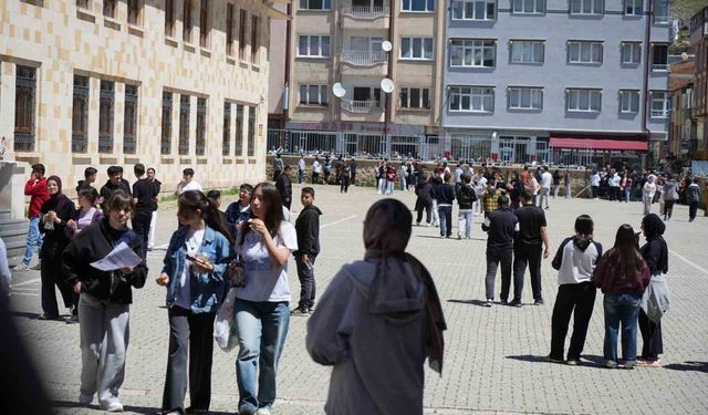 Bayburt'ta 876 öğrenci LGS heyecanı yaşadı