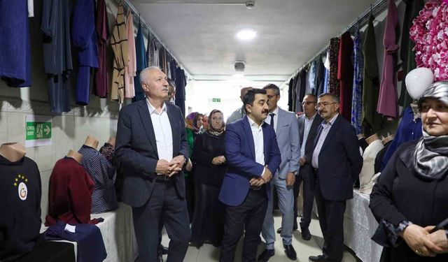 Bayburt'ta kursiyerlerin el emeği ürünleri sergilendi