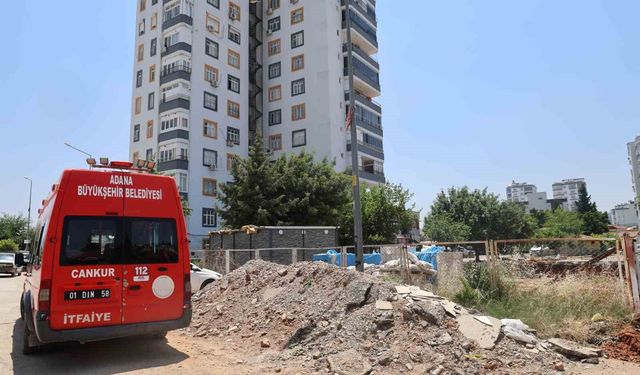 Belediye itfaiye binası için apartmanın istinat duvarını yıktı