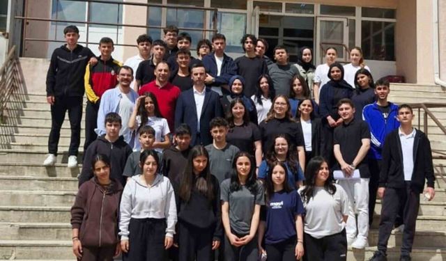 Bilecik'te 2 bin lise öğrencilerine kariyer yolculuğunda güçlü destek
