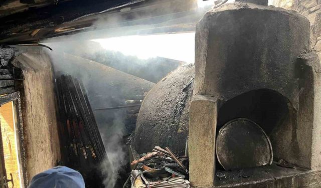 Bilecik'te fırın ve kiler olarak kullanılan alanda yangın