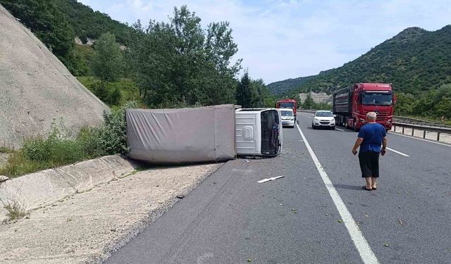Bilecik'te kamyonetin devrildiği kazada 1 kişi yaralandı