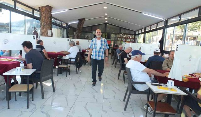 Burhaniye Kuzey Ege'de Briç sporunun merkezi oldu