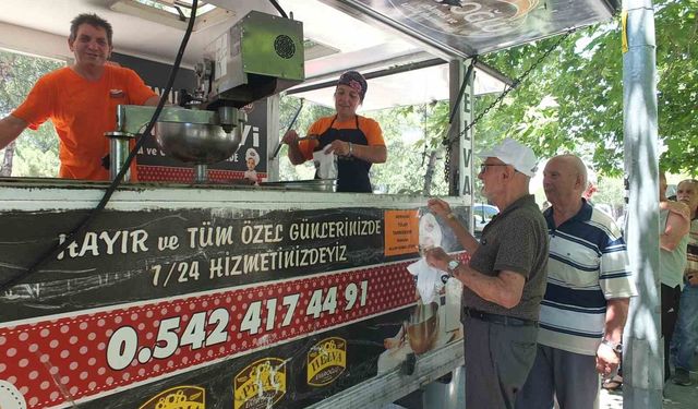 Burhaniye'de lokma hayrı geleneği devam ediyor