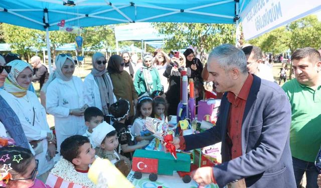 Çayırova'da çevre şenliği renkli görüntülere sahne oldu