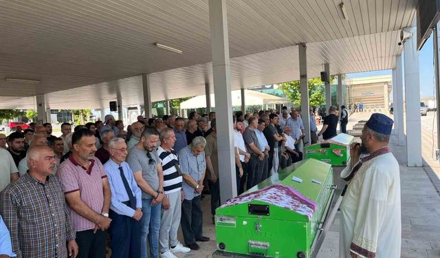 Cinnet kurbanı anne ve kızı defnedildi