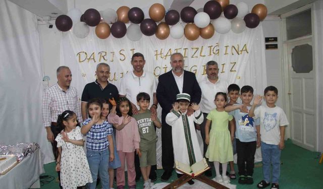 Cizre'de 5 yaşındaki çocuk 22 sureyi dinleyerek ezberledi