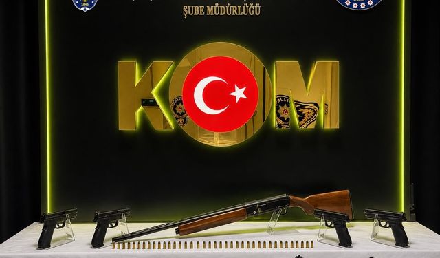 Denizli'de silah kaçakçılığı operasyonunda 3 kişi tutuklandı
