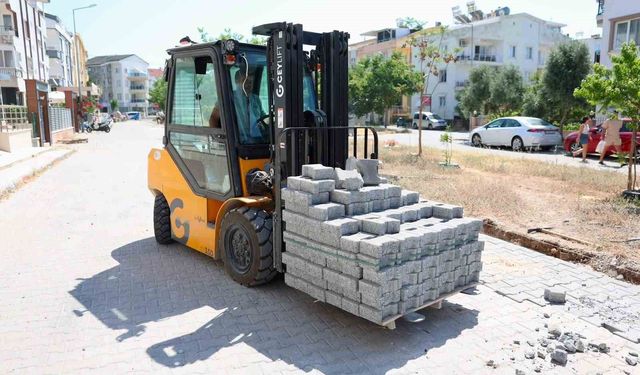 Didim Belediyesi'nden Efeler ve Yeni Mahalle'de yol bakım ve onarım çalışması