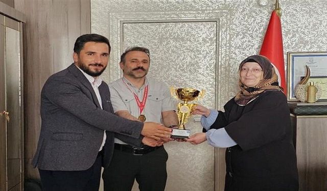 Din görevlileri masa tenisinde il birincisi oldu