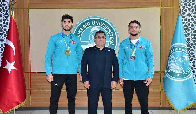 Dünya şampiyonlarından Rektör Yücel Oğurlu'ya ziyaret