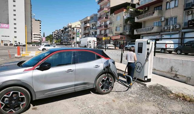 Efeler Belediyesi'nin elektrikli araç şarj istasyonları hizmette