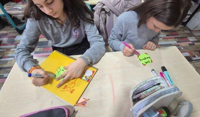Eğitimde sınırlar kalktı, 7 ülkeden öğrenciler Bursa'dan dünyaya mutluluk köprüsü kurdu