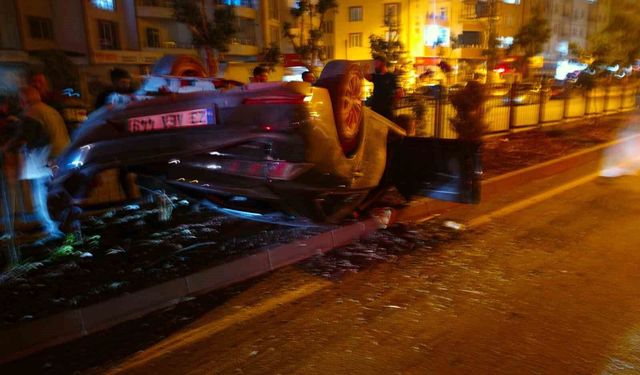 Elazığ'da kamyonet ile otomobil çarpıştı: 5 yaralı