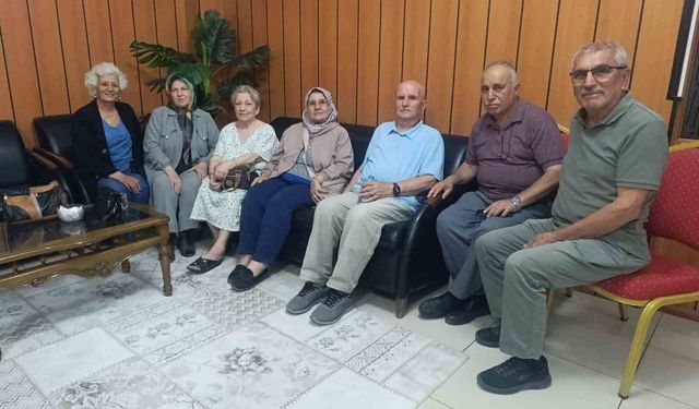 Emekli öğretmenler öğrencileriyle buluştu