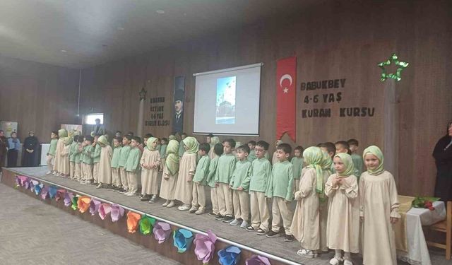 Emet'te 4-6 Yaş Kur'an kursu öğrencilerinden yıl sonu gösterisi