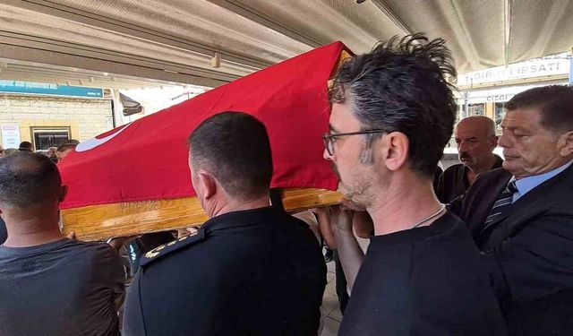 Eşinin öldüğü kazada yaralanan emekli polis, kazadan 3 yıl sonra rahatsızlığı nedeniyle vefat etti