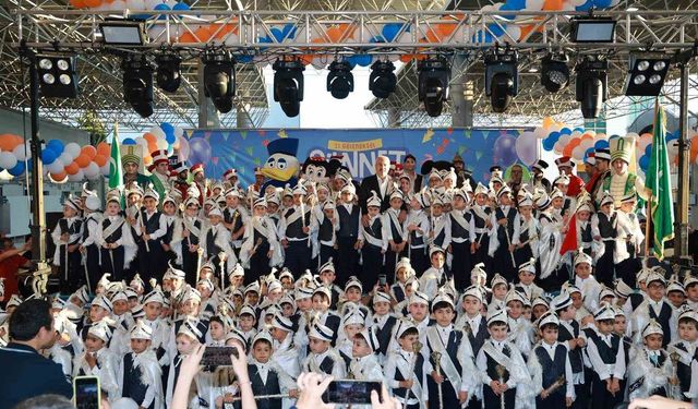 Gebze'deki sünnet şöleninde çocuklar doyasıya eğlendi