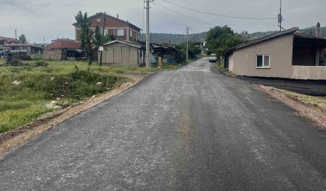 Gediz'in Aşıkpaşa ve Yeşilova köylerinde sıcak asfalt sevinci