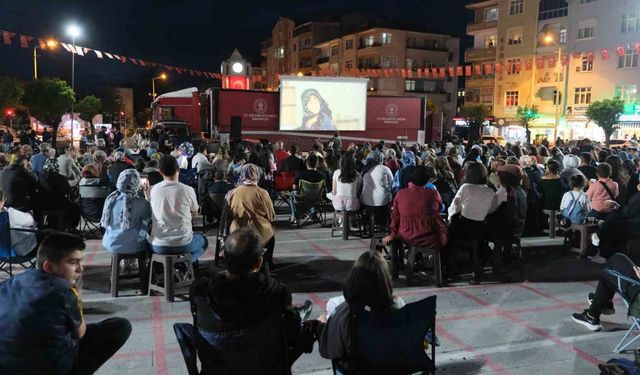 Gezen sinema tırı, Karamanlılarla buluştu