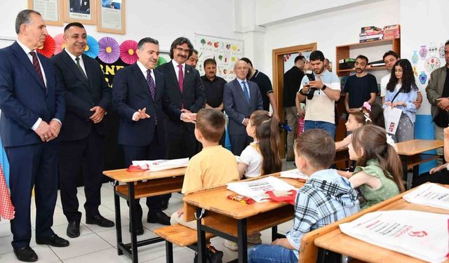 Gümüşhane'de 17 bin 183 öğrenci karne sevinci yaşadı