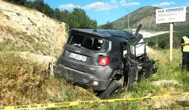 Hafif ticari araç kayalıklara çarptı: 1 ölü