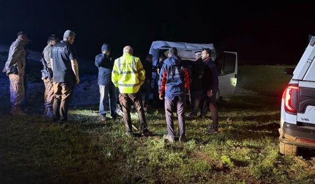 Hakkâri'de mahsur kalan 8 vatandaş kurtarıldı