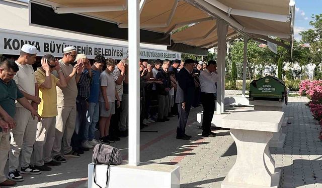 Isparta'daki kazada hayatını kaybeden Meryem Dinç ve Gülperi Ertürk son yolculuklarına uğurlandı