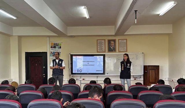 Kars'ta öğrencilere siber güvenlik eğitimi: 100 öğrenci bilinçlendirildi
