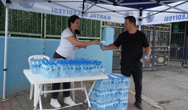 Kartal Belediyesi'nden LGS öğrencilerine sınav günü desteği